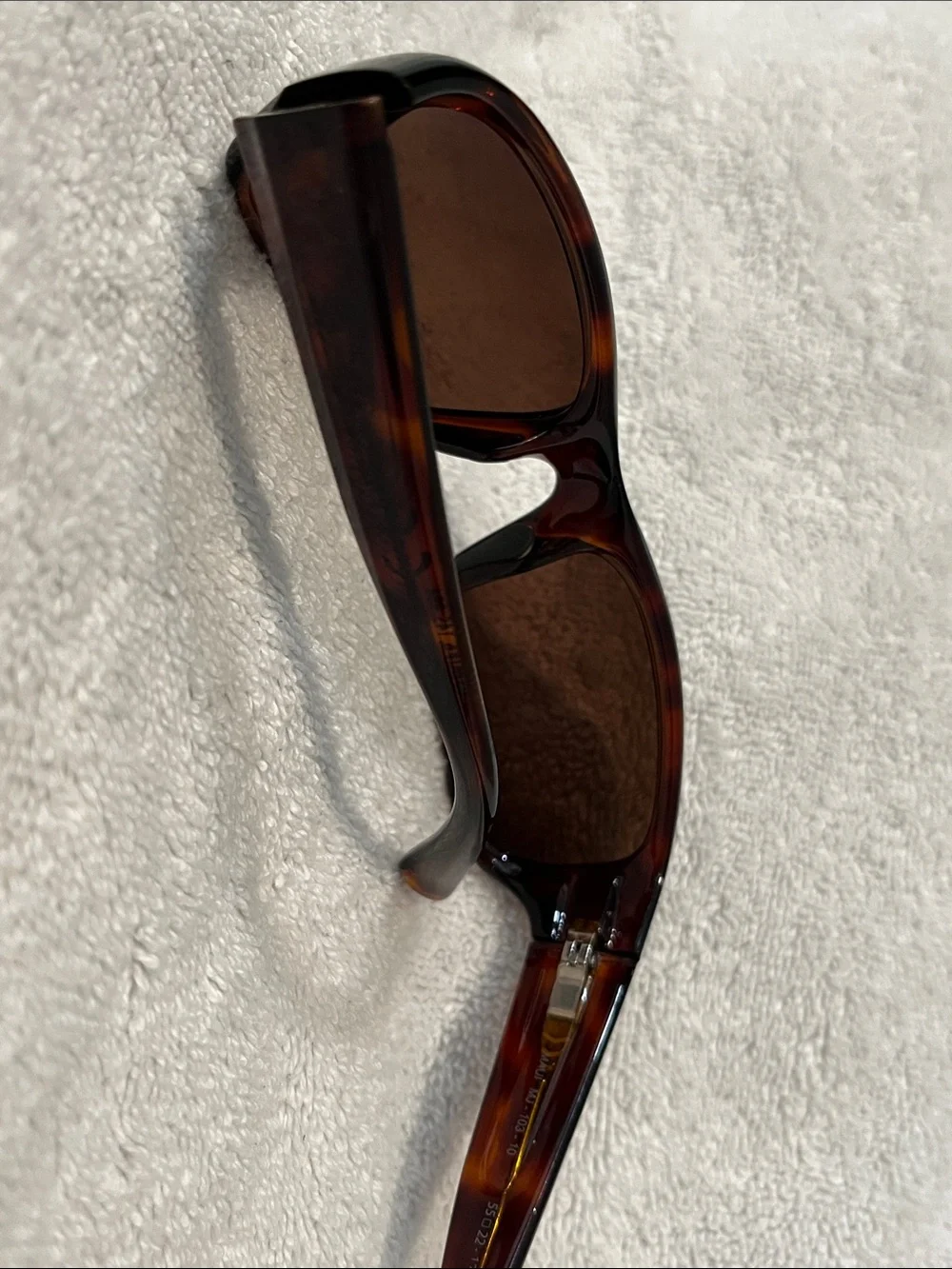 MAUI JIM STINGRAY Square Sunglasses in Tortoiseshell Brown